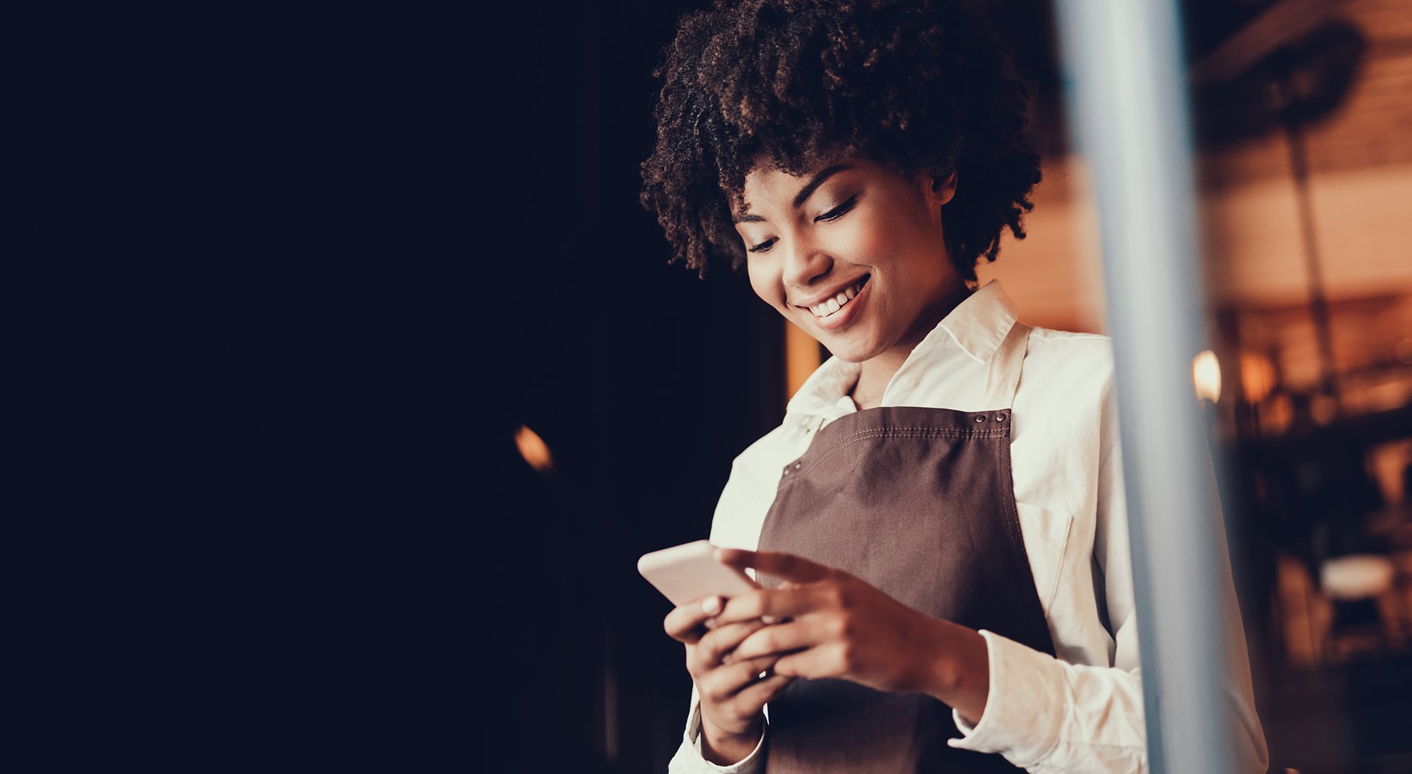 woman-employee-phone