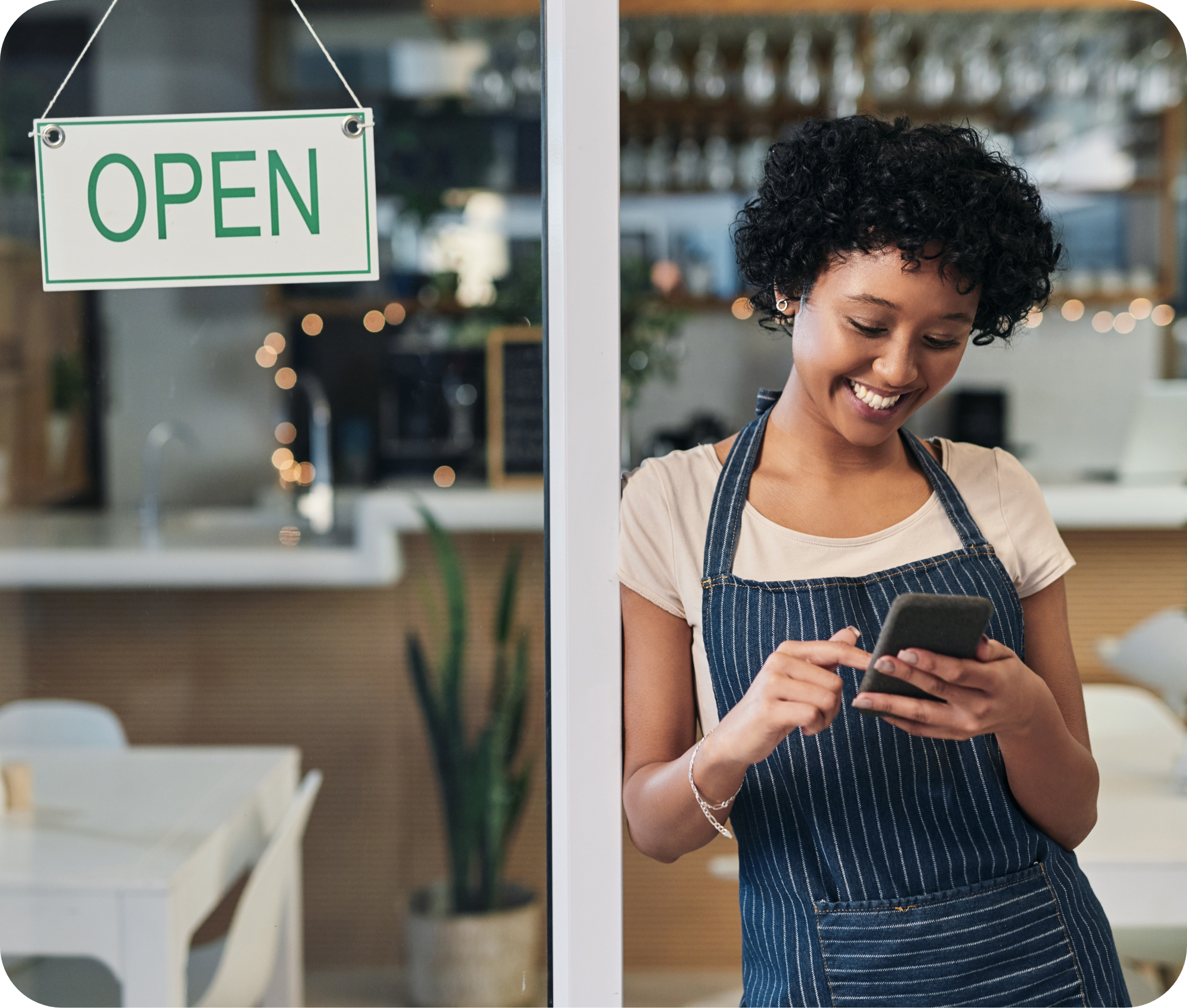 employee-using-self-service-payroll-software