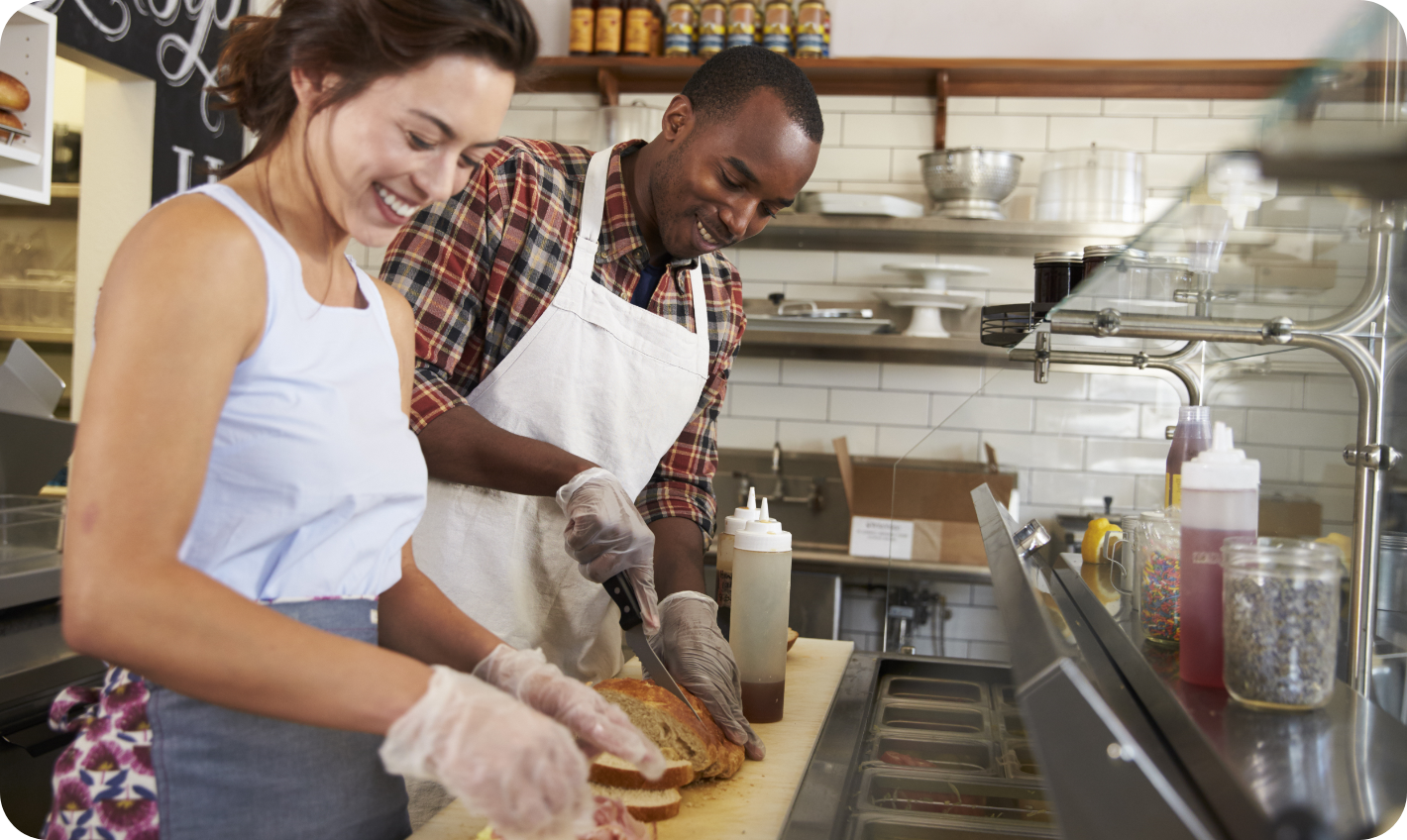 fast-casual-restaurant-employees-happy-working-sm